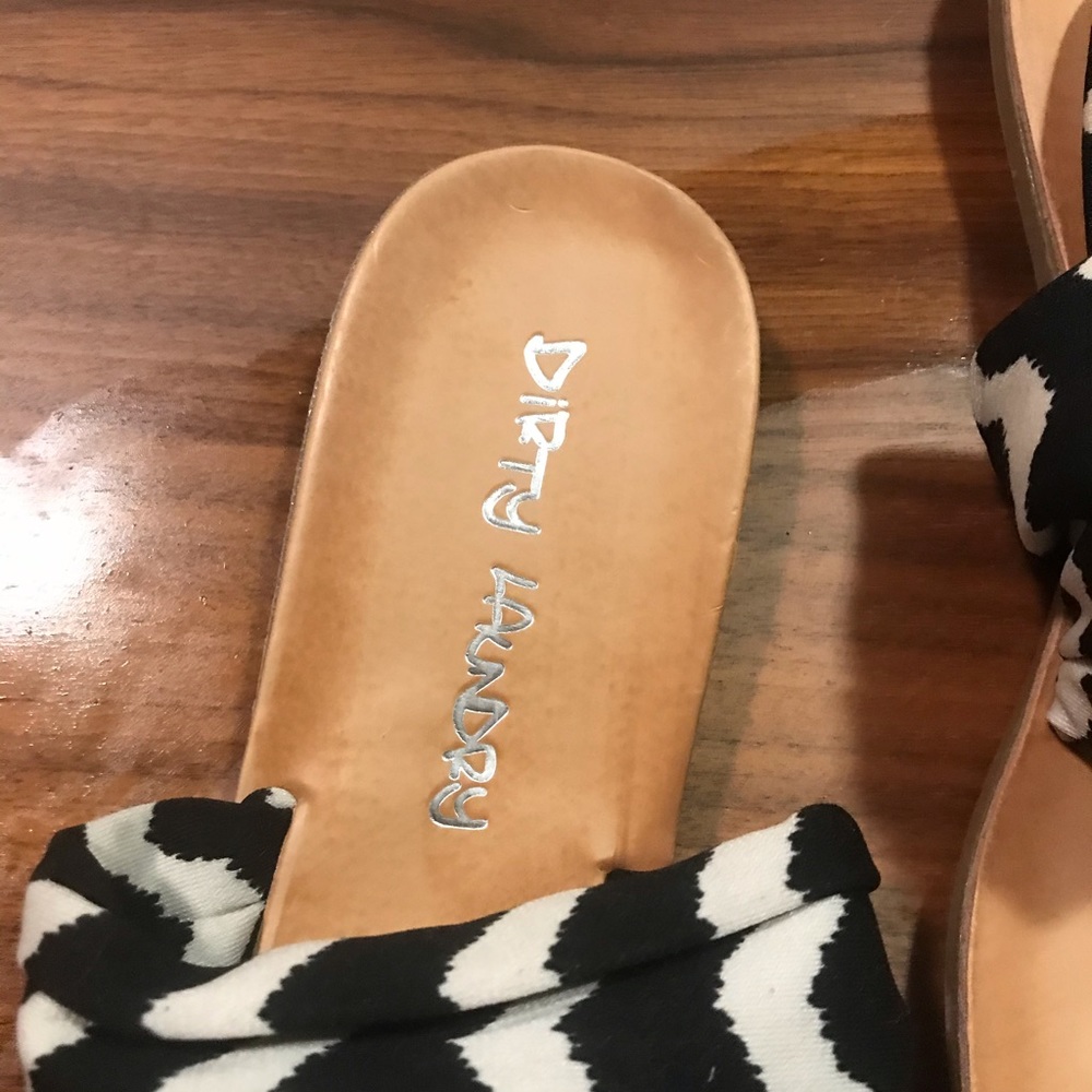 Sandals - Picture 2 of 3